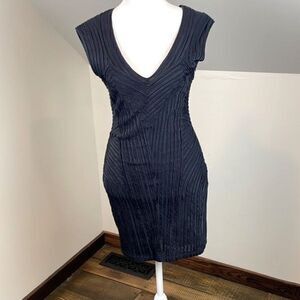 Kardashians Bebe Women's V-Neck Rib Geometric Pattern Bodycon Dress Black Sz XS